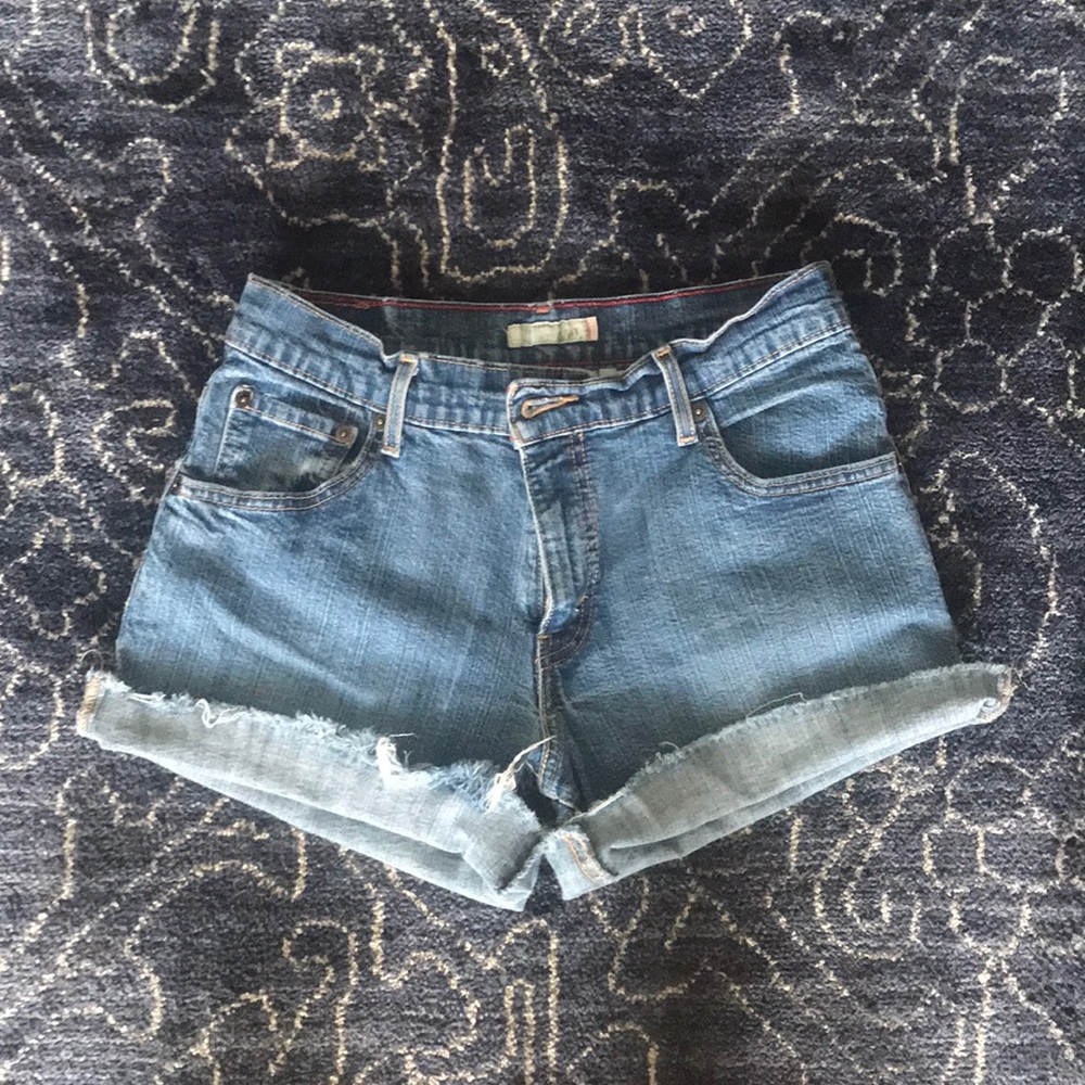 Vintage Levi’s cut off shorts
